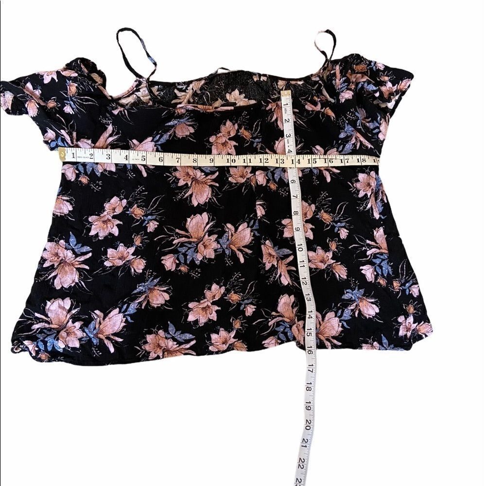 Black Floral Printed Off the Shoulder Light Shirt - Picture 8 of 8